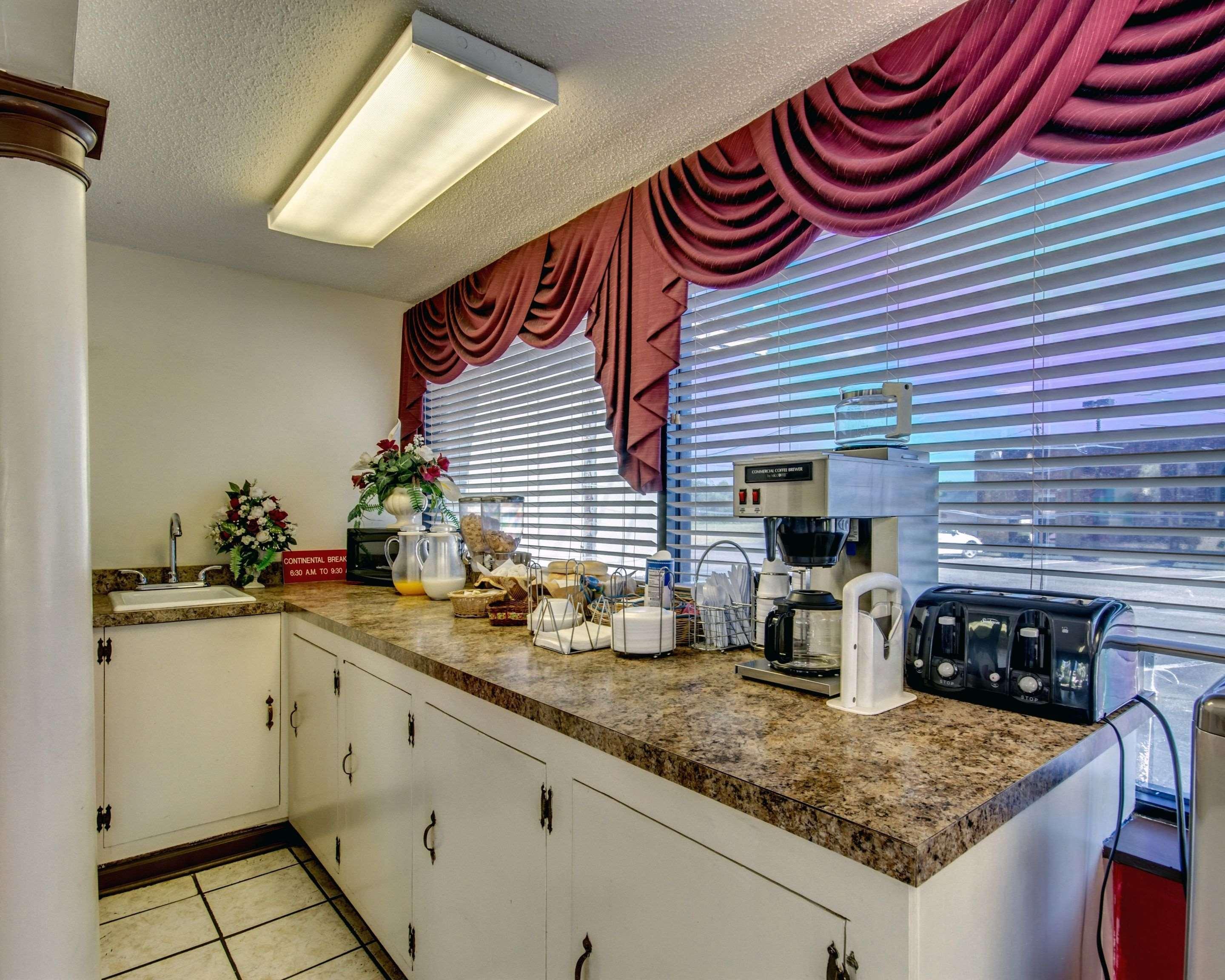 Lodge Econo Georgetown