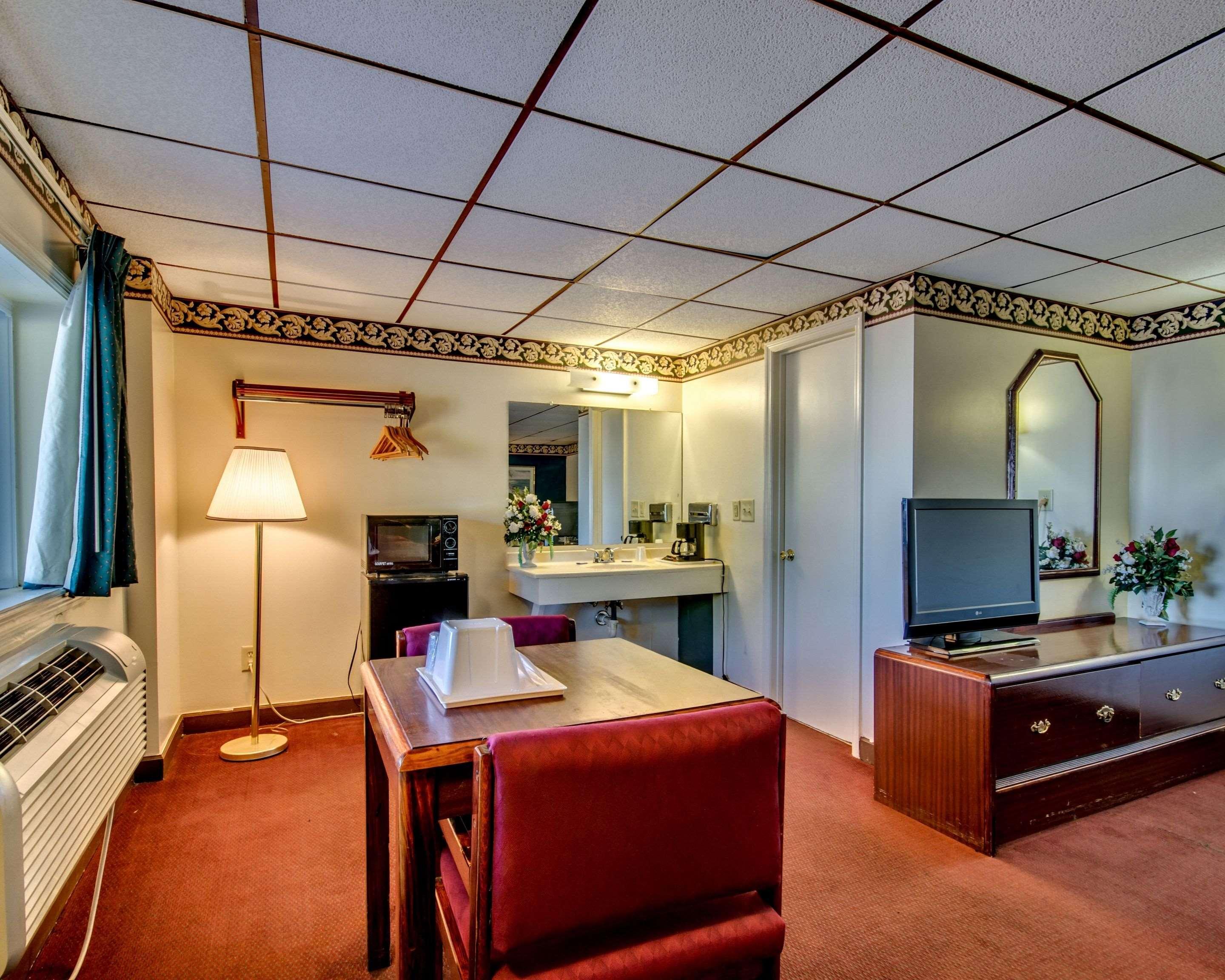 Lodge Econo Georgetown